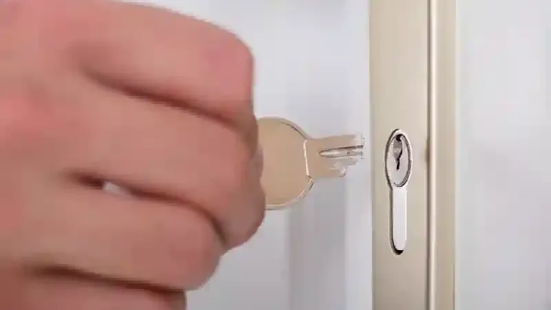 Schlüssel abgebrochen was tun?